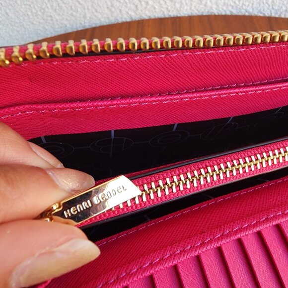 🔴SOLD🔴 Henri Bendel Pink Saffiano Leather Gold Hardware Zip Around Wallet - Picture 7 of 10